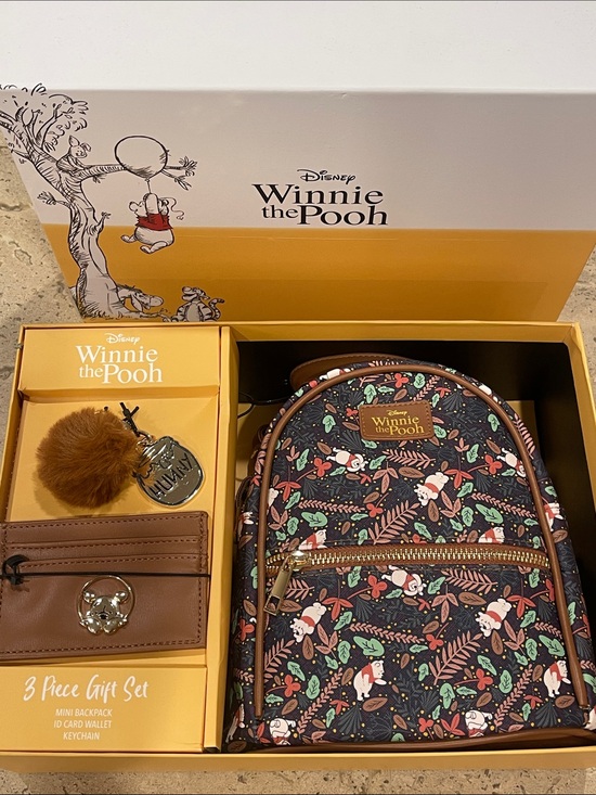 Disney Handbags - Winnie The Pooh 3 pc Gift Set Box Mini Backpack,ID Card Wallet, & Keychain.
